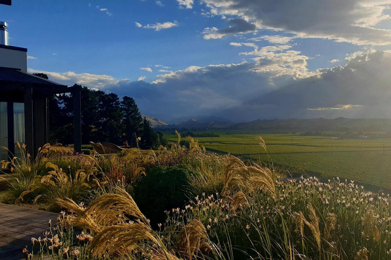Luxury Cottage With Stunning Vineyard Views Renwick ภายนอก รูปภาพ