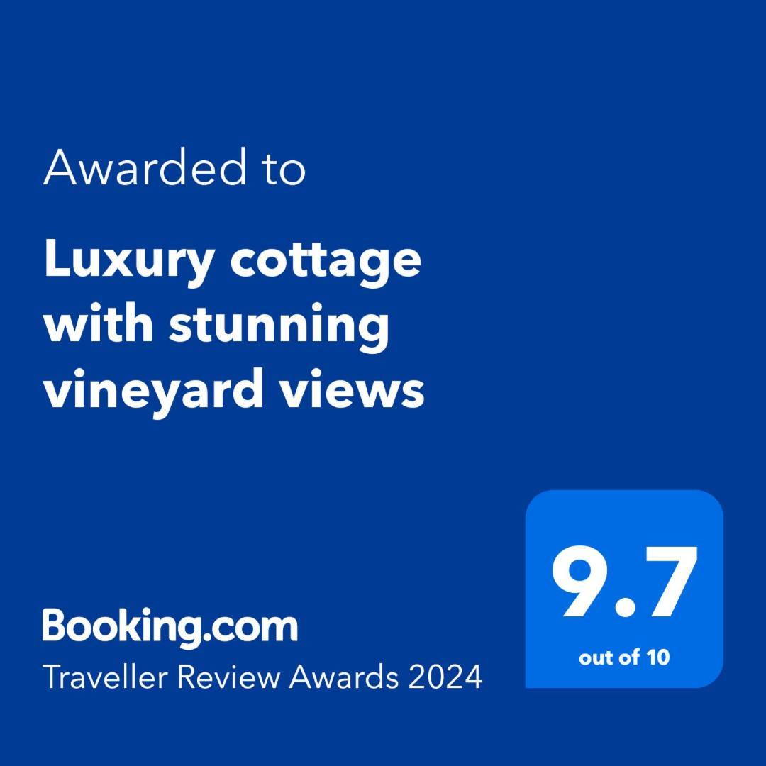 Luxury Cottage With Stunning Vineyard Views Renwick ภายนอก รูปภาพ